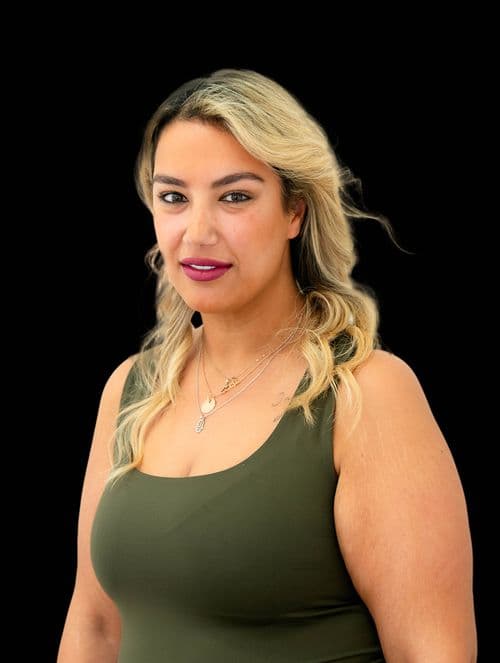 Samar Zarmani, colour specialist at Simon Warwick Salons in Maida Vale – expert in creative colour, balayage, and personalised colour transformations.